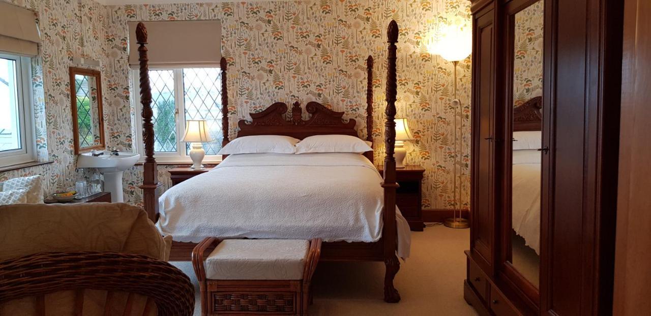 Wychwood House Bed & Breakfast Penally Luaran gambar